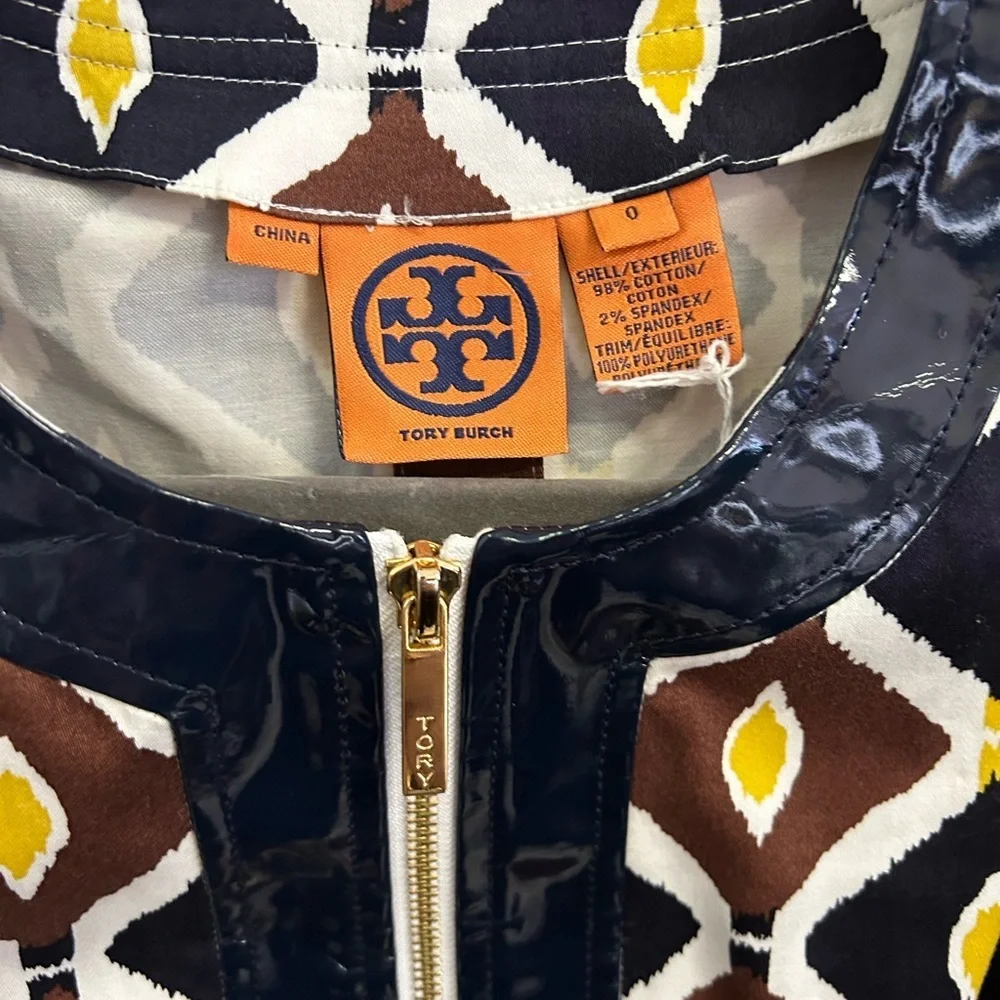 Tory Burch 2008 Mod Revival Retro Print Dress with Navy Patent Detail - size 0